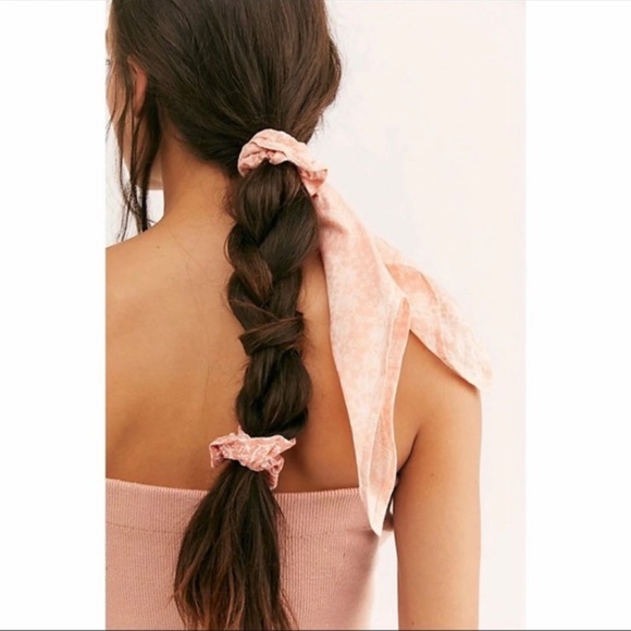 Free People Accessories - NWT set of (2) Free people scrunchies